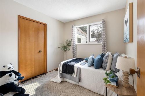 62 Rice Road, Winnipeg, MB - Indoor Photo Showing Bedroom