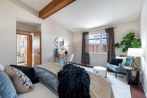 62 Rice Road, Winnipeg, MB - Indoor Photo Showing Bedroom