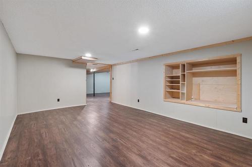 62 Rice Road, Winnipeg, MB - Indoor Photo Showing Other Room