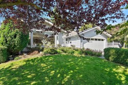 3998 Cedar Hill Rd  Saanich, BC V8N 3C1