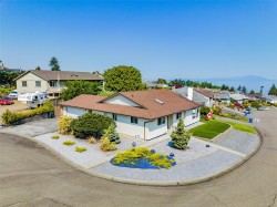 6243 Sechelt Dr  Nanaimo, BC V9V 1C6