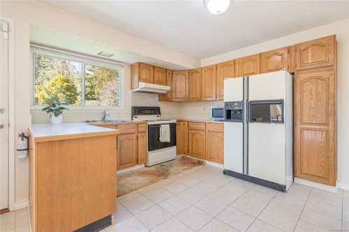 1611 Bowstring Close, Nanaimo, BC 