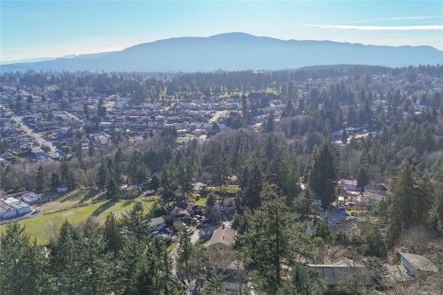 1611 Bowstring Close, Nanaimo, BC 