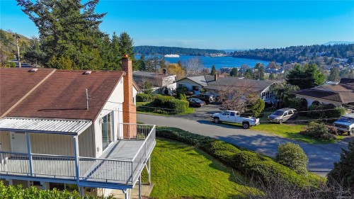 1611 Bowstring Close, Nanaimo, BC 