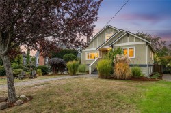 2709 Burdick Ave Oak Bay, BC V8R 3L8