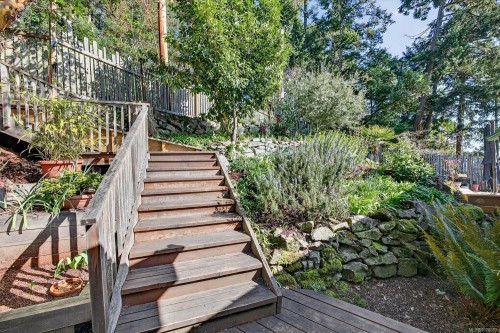 300 Old Scott Rd, Salt Spring, BC 