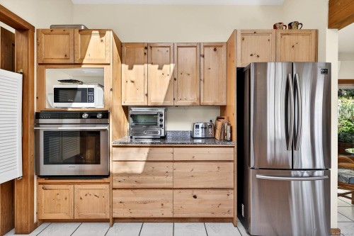 300 Old Scott Rd, Salt Spring, BC 