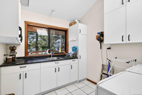 300 Old Scott Rd, Salt Spring, BC 