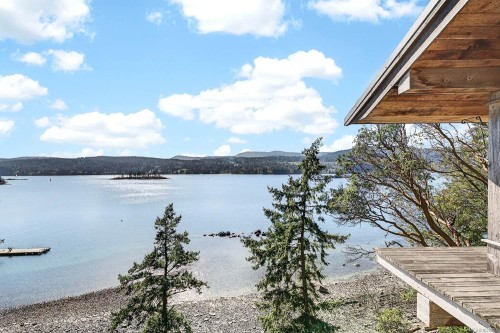 300 Old Scott Rd, Salt Spring, BC 