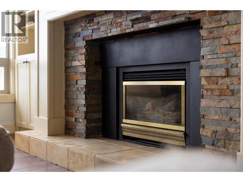8705 Kalview Drive, Coldstream, BC - Indoor Photo Showing Other Room With Fireplace