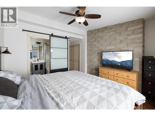8705 Kalview Drive, Coldstream, BC - Indoor Photo Showing Bedroom
