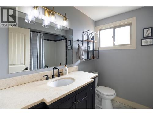 Main Bath - 8705 Kalview Drive, Coldstream, BC - Indoor Photo Showing Bathroom
