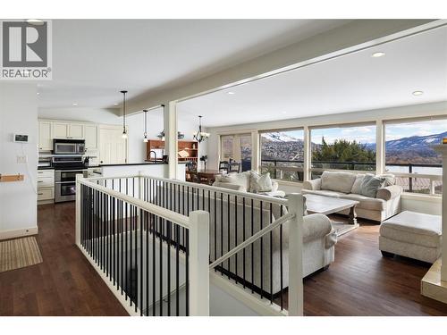 8705 Kalview Drive, Coldstream, BC - Indoor