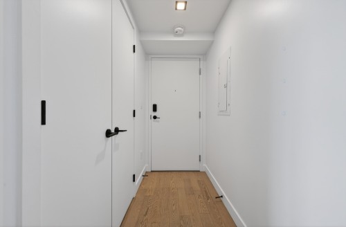 Mud Room - 4622-1245 Rue De Bleury, Montréal (Ville-Marie), QC - Indoor Photo Showing Other Room