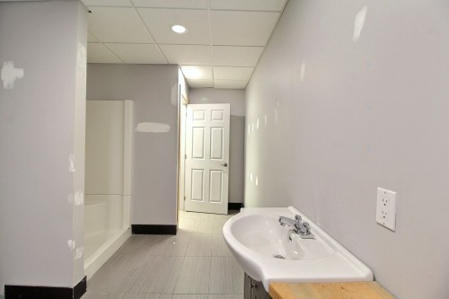 Salle de bains - 180 Av. Perrault, Val-D'Or, QC - Indoor Photo Showing Bathroom