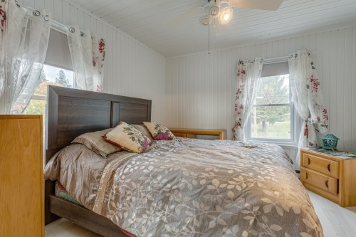 Chambre à coucher - 1484 Route 340, Saint-Télesphore, QC - Indoor Photo Showing Bedroom