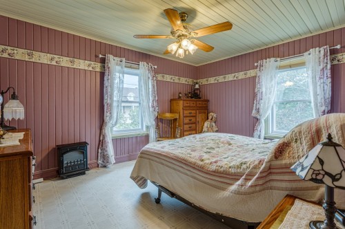 Chambre à coucher principale - 1484 Route 340, Saint-Télesphore, QC - Indoor Photo Showing Bedroom