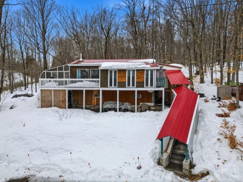 16 Ch. du Lac  Brownsburg-Chatham, QC J8G 2M1