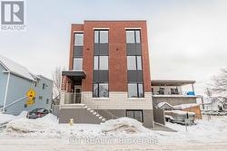 4 - 250 SHAKESPEARE STREET Ottawa, ON K1L 5M6