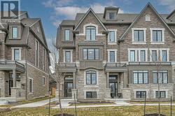 17 SELFRIDGE WAY  Whitby, ON L1N 0N9