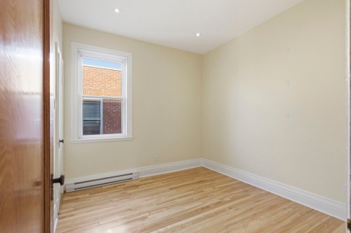 Chambre à coucher - 4418 Av. Coolbrook, Montréal (Côte-Des-Neiges/Notre-Dame-De-Grâce), QC - Indoor Photo Showing Other Room