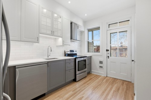 Cuisine - 4418 Av. Coolbrook, Montréal (Côte-Des-Neiges/Notre-Dame-De-Grâce), QC - Indoor Photo Showing Kitchen With Upgraded Kitchen