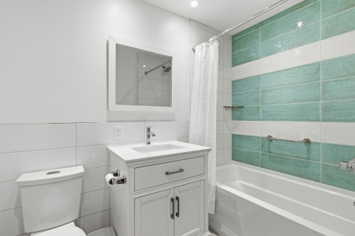 Salle de bains - 4420 Av. Coolbrook, Montréal (Côte-Des-Neiges/Notre-Dame-De-Grâce), QC - Indoor Photo Showing Bathroom