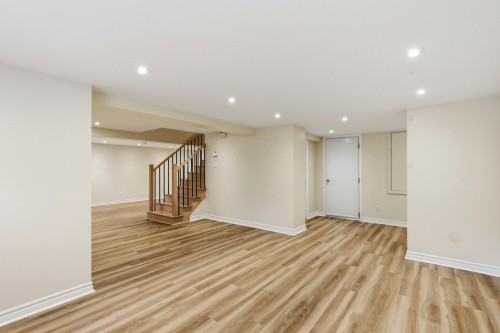 Salle familiale - 4420 Av. Coolbrook, Montréal (Côte-Des-Neiges/Notre-Dame-De-Grâce), QC - Indoor