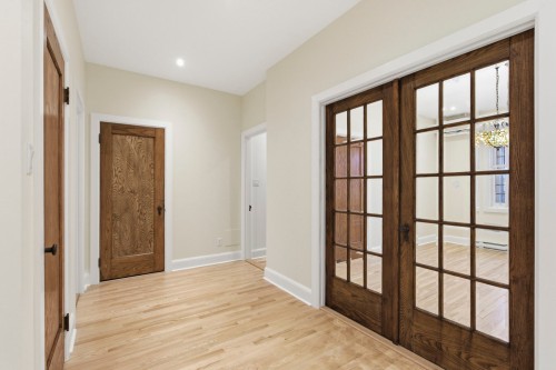 Hall d'entrée/Vestibule - 4420 Av. Coolbrook, Montréal (Côte-Des-Neiges/Notre-Dame-De-Grâce), QC - Indoor Photo Showing Other Room