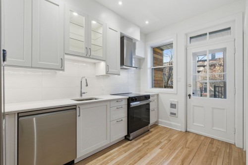 Cuisine - 4420 Av. Coolbrook, Montréal (Côte-Des-Neiges/Notre-Dame-De-Grâce), QC - Indoor Photo Showing Kitchen With Upgraded Kitchen