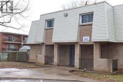 17 OLD PINE Trail Unit# 156  St. Catharines, ON L2M 6P9