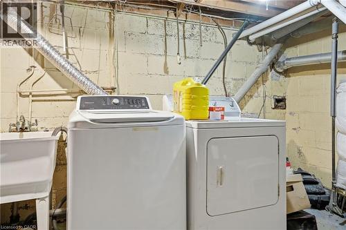 424 East 42Nd Street, Hamilton, ON - Indoor Photo Showing Laundry Room
