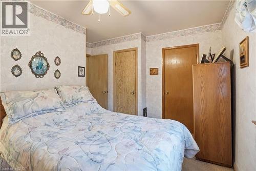 424 East 42Nd Street, Hamilton, ON - Indoor Photo Showing Bedroom