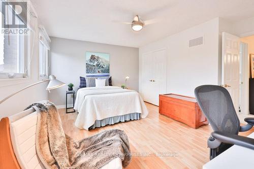431 Naomi Crescent, Mississauga, ON - Indoor Photo Showing Bedroom