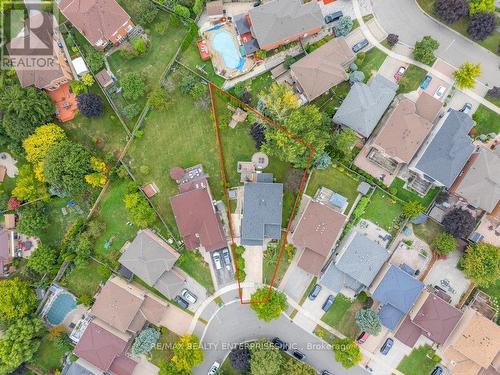 Pie-Shaped Lot (Pies To Approx. 190' Deep) - 431 Naomi Crescent, Mississauga, ON -  With View