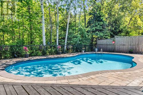 273 DUSKYWING WAY  Oakville, ON L6L 6X5