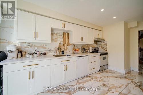 3824 Allcroft Road, Mississauga, ON - Indoor Photo Showing Kitchen