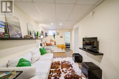 3824 Allcroft Road, Mississauga, ON - Indoor