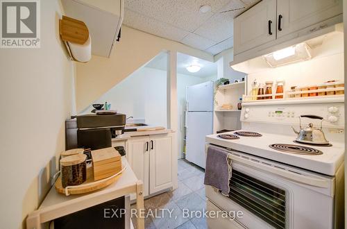 3824 Allcroft Road, Mississauga, ON - Indoor Photo Showing Kitchen