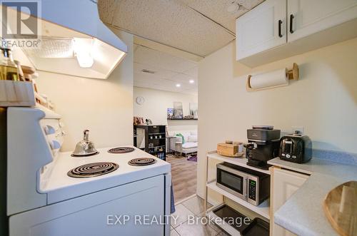 3824 Allcroft Road, Mississauga, ON - Indoor Photo Showing Kitchen