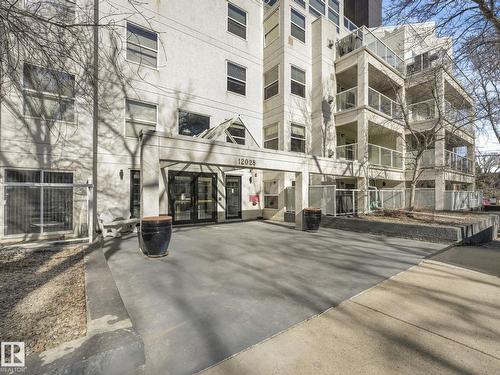 #208 12028 103 AV NW  Edmonton, AB T5K 2T9