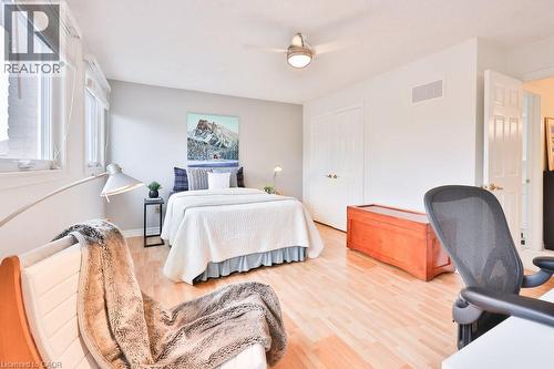 431 Naomi Crescent, Mississauga, ON - Indoor Photo Showing Bedroom