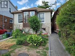 -MAIN - 33 BRANSTONE ROAD  Toronto, ON M6E 4E3