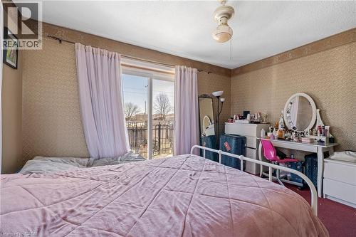 490 Queen Victoria Drive, Hamilton, ON - Indoor Photo Showing Bedroom