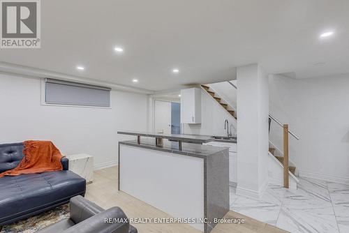 2037 Lynchmere Avenue, Mississauga, ON - Indoor