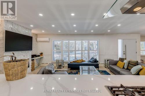 2037 Lynchmere Avenue, Mississauga, ON - Indoor Photo Showing Other Room