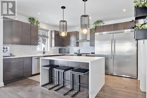 157 Avro Circle, Ottawa, ON - Indoor Photo Showing Kitchen With Upgraded Kitchen
