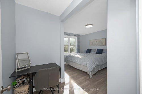 43 Lake Avenue N, Hamilton, ON - Indoor Photo Showing Bedroom