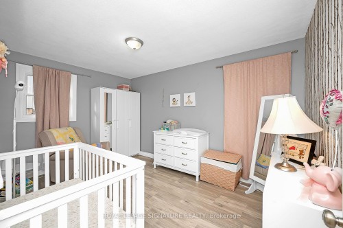 43 Lake Avenue N, Hamilton, ON - Indoor Photo Showing Bedroom