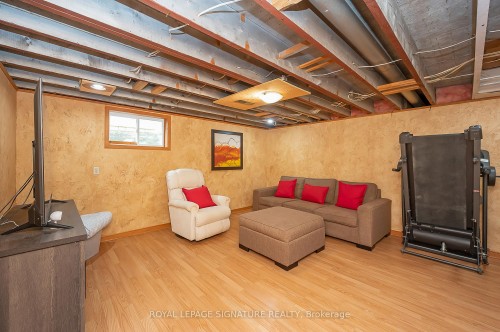 43 Lake Avenue N, Hamilton, ON - Indoor Photo Showing Basement